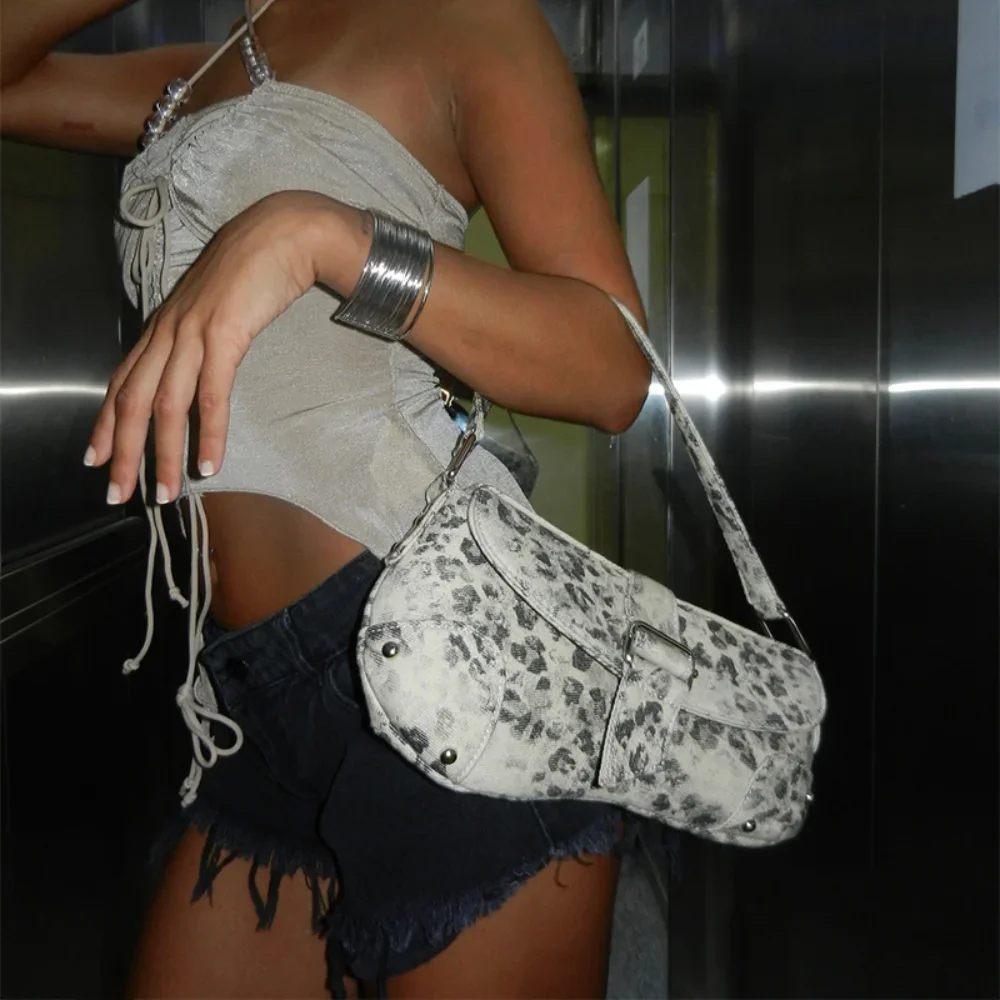 Leopard Distressed Canvas Stri - đánh giá và giá Saddle Bag Distressed