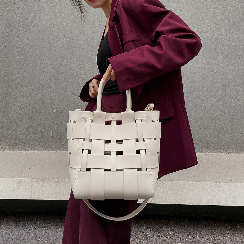 Custom Initials Genuine Leathe - đánh giá và giá Discount Luxury Bags